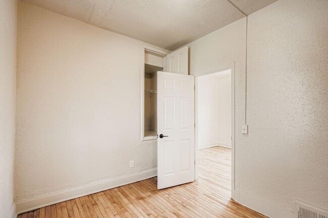 Building Photo - 610 Fairview Ave N