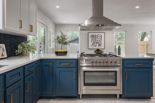 Building Photo - 3006 Burning Oak Dr