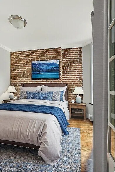 Building Photo - 722 10th Ave