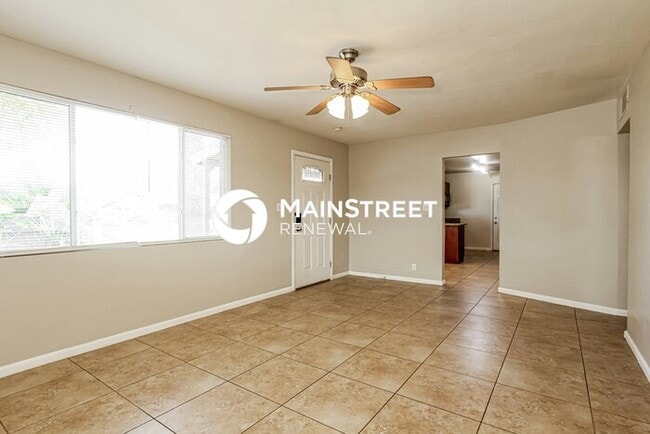 Building Photo - 3 Bedroom Pet-Friendly Home in Phoenix, AZ with Main Street Renewal