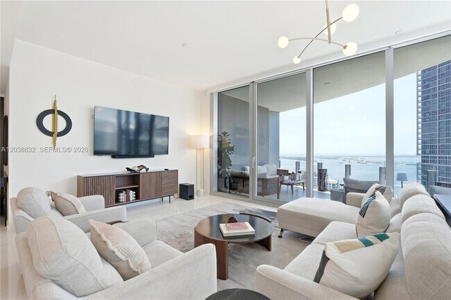 Building Photo - 300 Biscayne Blvd Way
