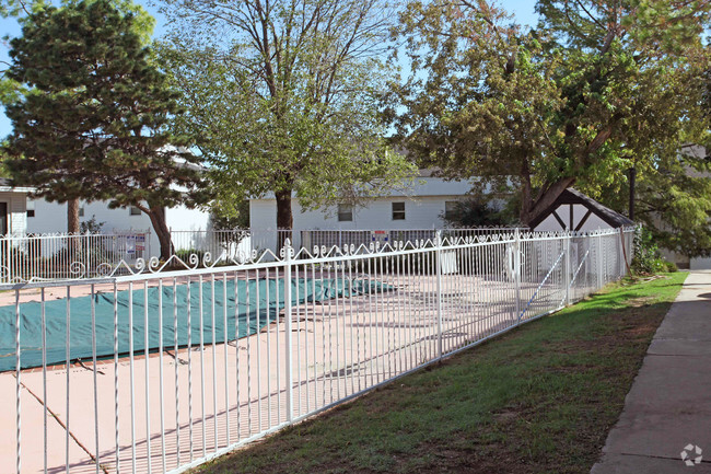 Pool - Saratoga Springs