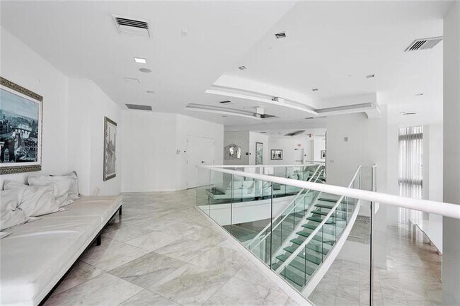 Building Photo - 350 S Miami Ave