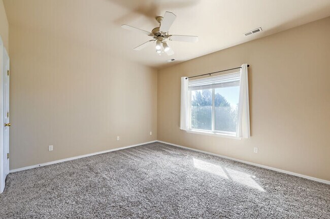 Building Photo - 3060 Mandalay Grove