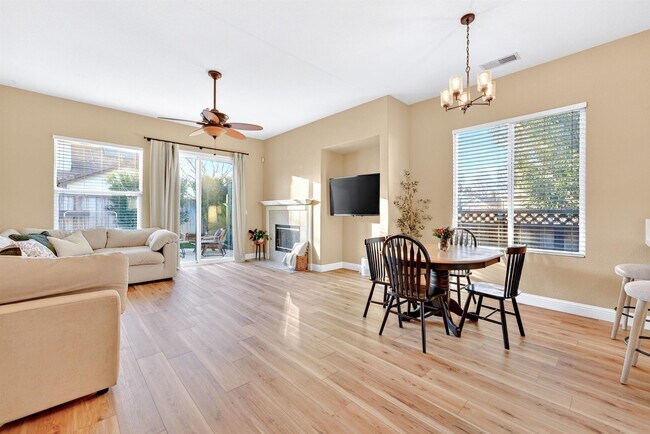 Building Photo - 107 Panorama Way