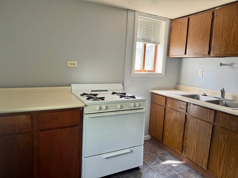 Building Photo - 1504 Philo Rd