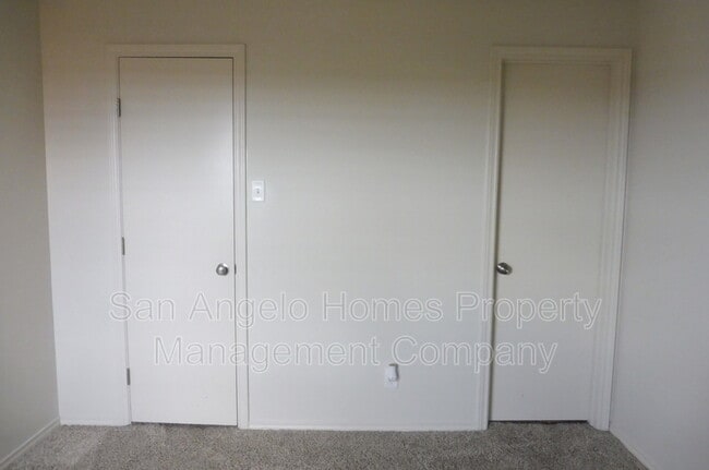 Building Photo - 1217 Elmo Ln