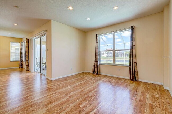 Building Photo - 5621 52nd Ave W