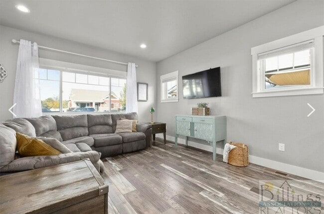 Building Photo - 1831 Island View Dr