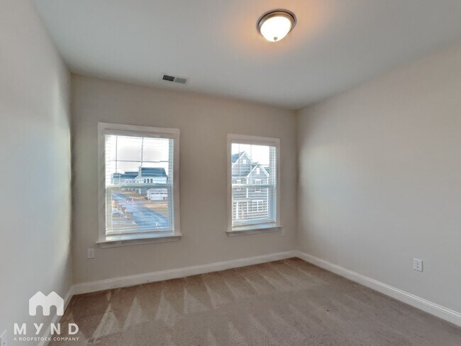 Building Photo - 395 Jorpaul Dr