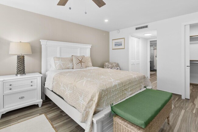 Building Photo - 4020 Galt Ocean Dr