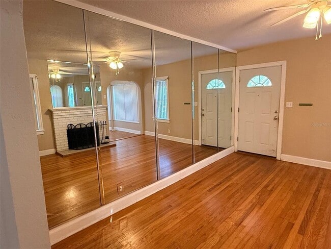 Building Photo - 1908 20th Ave N