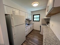 Building Photo - 401 US-22