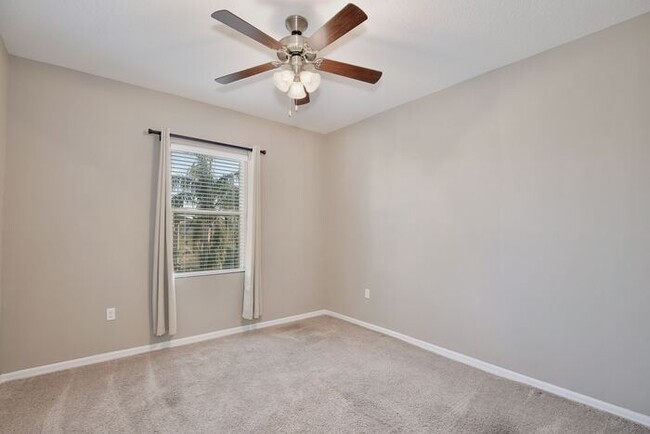 Building Photo - Gorgeous 4/2.5 Spacious Townhome with a Lo...