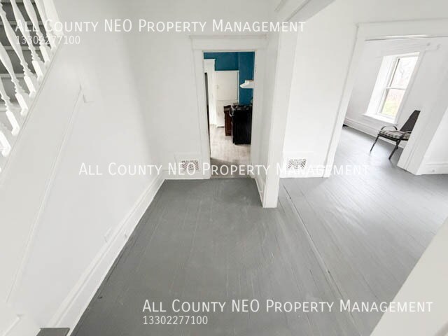 Building Photo - 518 Rentschler St