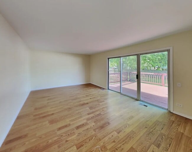 Building Photo - 852 Carnoustie Ct