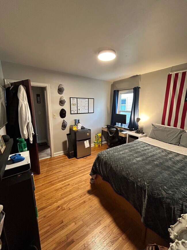 Building Photo - 1208 N 4th St