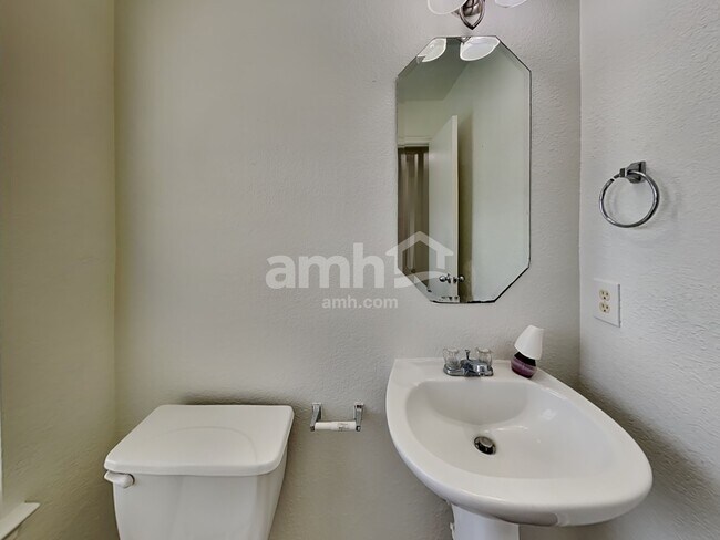 Building Photo - 15431 Kellerwood Dr