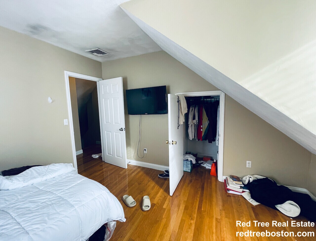 Building Photo - 19 Highgate St