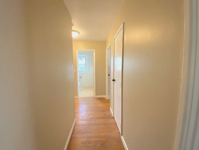 Building Photo - 2237 Wentworth Ave