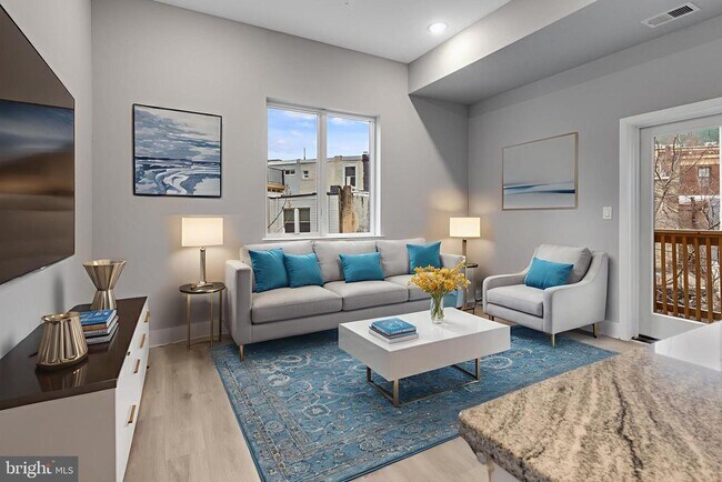 Building Photo - 2119 N Front St