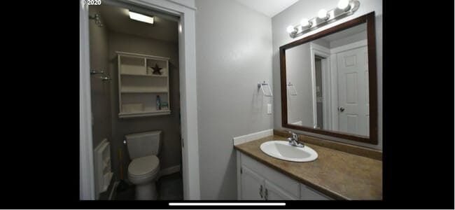 Building Photo - 4856 Daisy St