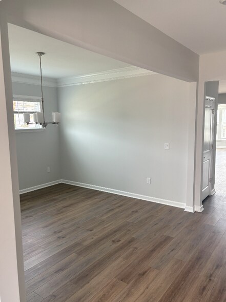Building Photo - 152 Highpointe Dr