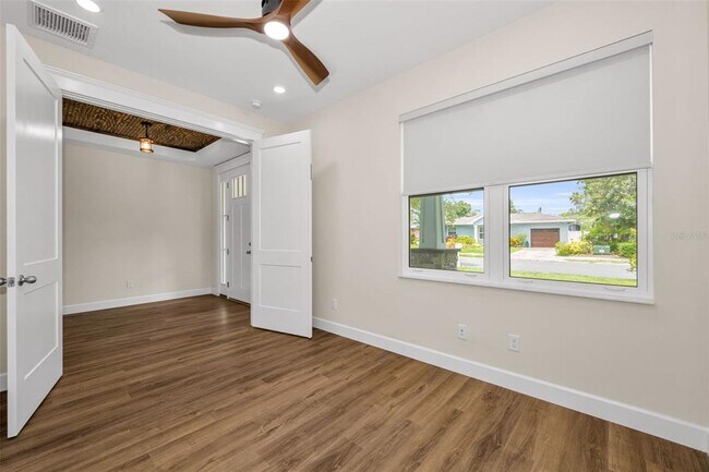Building Photo - 522 Louden Ave