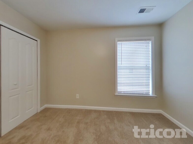 Building Photo - 3751 Lanier Dr