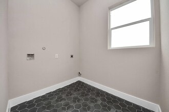 Building Photo - 11141 Rd 5503