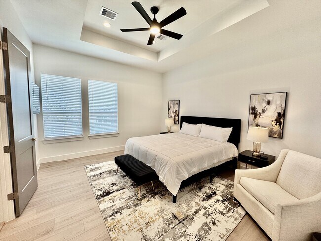 Building Photo - 4014 Hutchins St