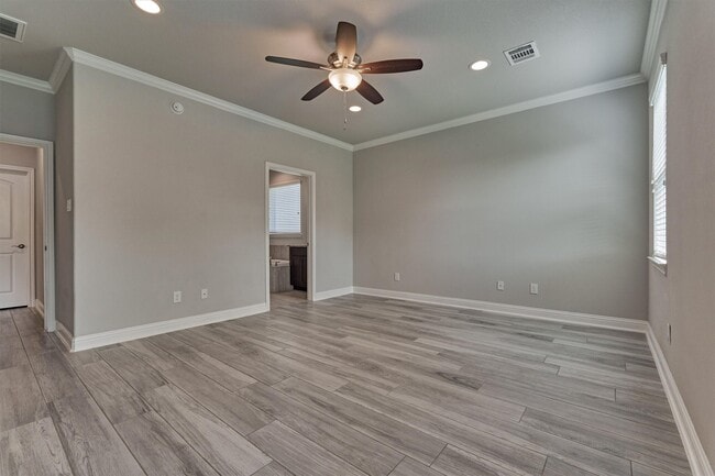 Building Photo - 180 Racetrack Ln