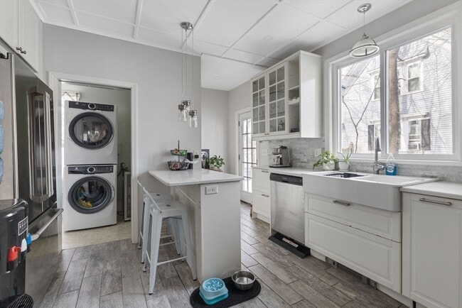 Building Photo - 85 Bedford St