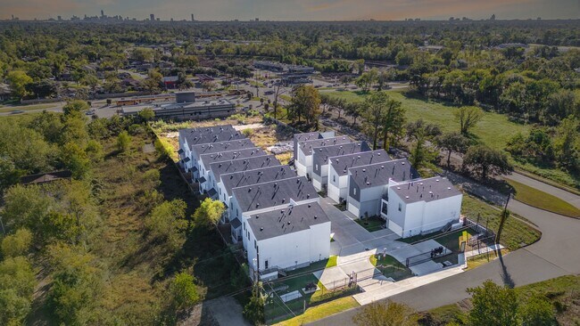 Building Photo - 5610 Savyon Dr