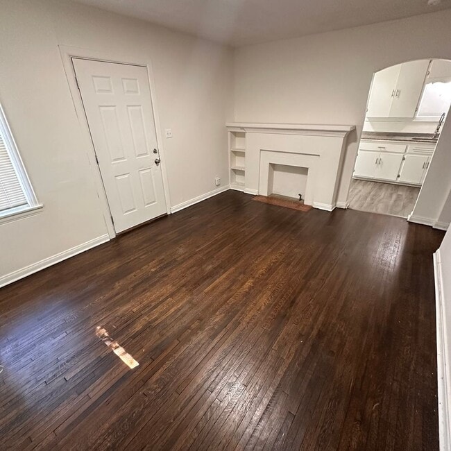 Building Photo - $525 - 1 bed / 1 bath - Duplex