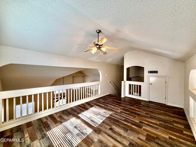 Building Photo - 436 Oakhurst Ln