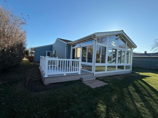 Building Photo - 1730 N Ridge Ave