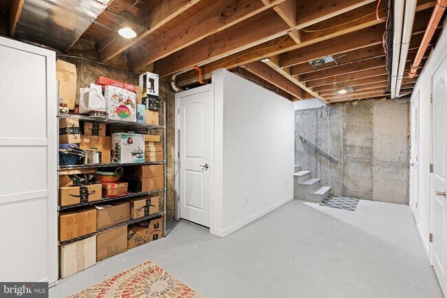 Building Photo - 444 Poplar St