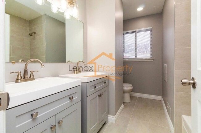 Building Photo - Beautiful Ranch In Plymouth 1 MONTH FREE RENT!!