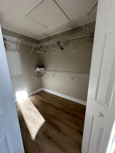 Building Photo - 8899 Bristol Bnd