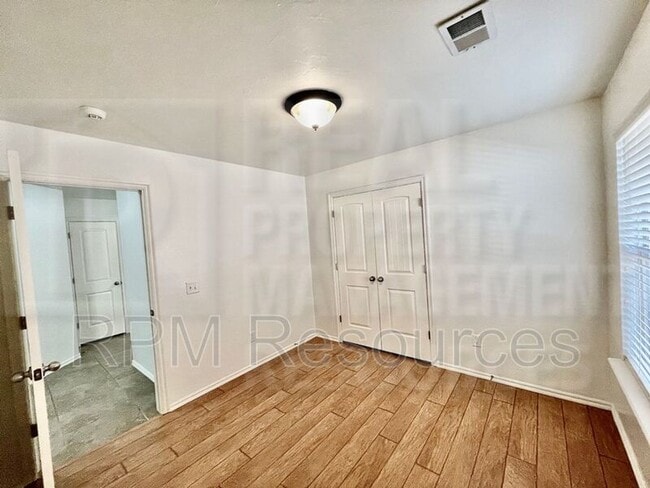 Building Photo - 10913 SW 30th St