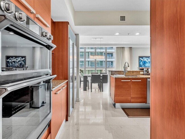 Building Photo - 3535 S Ocean Dr