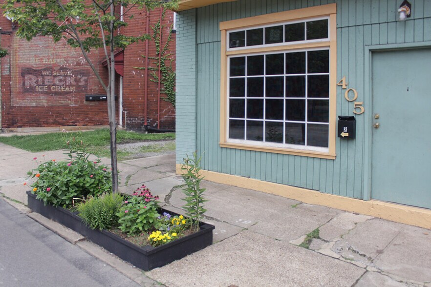 Building Photo - 405 S Trenton Ave