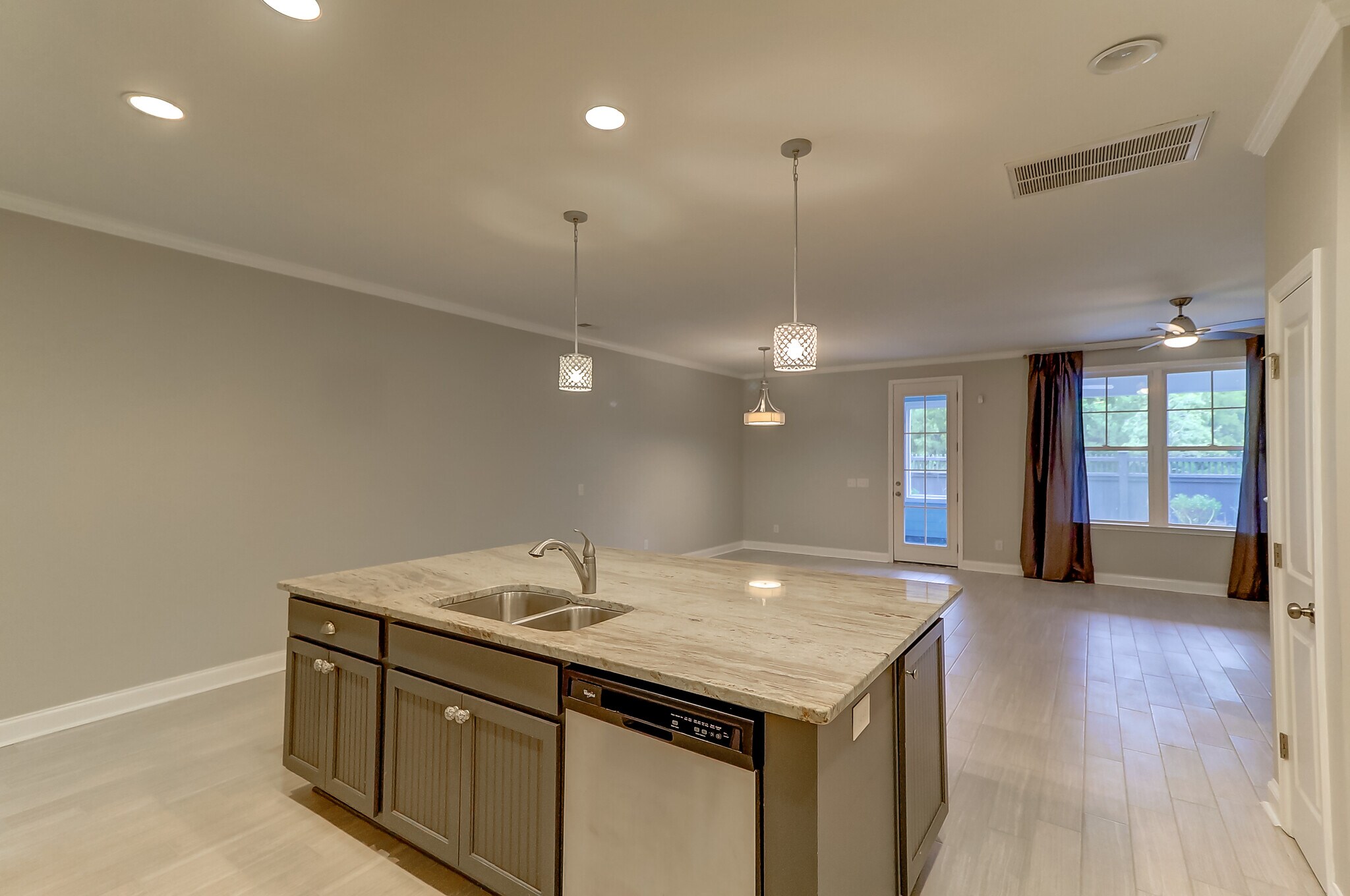 Kitchen/Living - 2069 Kings Gate Ln