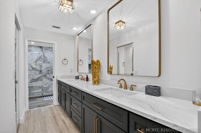 Building Photo - 7917 La Mirada Dr