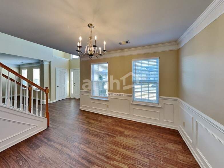 Building Photo - 112 Dunnell Rd