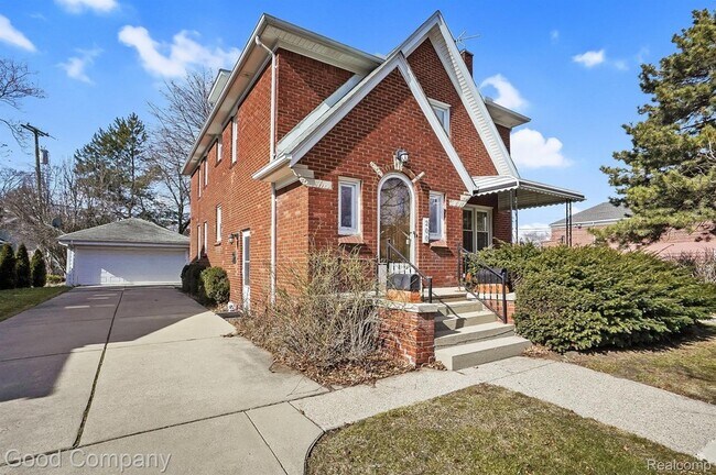 Building Photo - 200 S Pleasant St