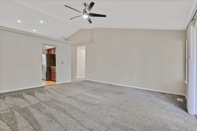 Building Photo - Spacious Updated 3 Bedroom, 2 Bath home in...