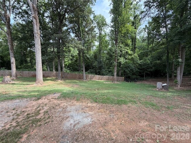 Building Photo - 147 Crooked Ln