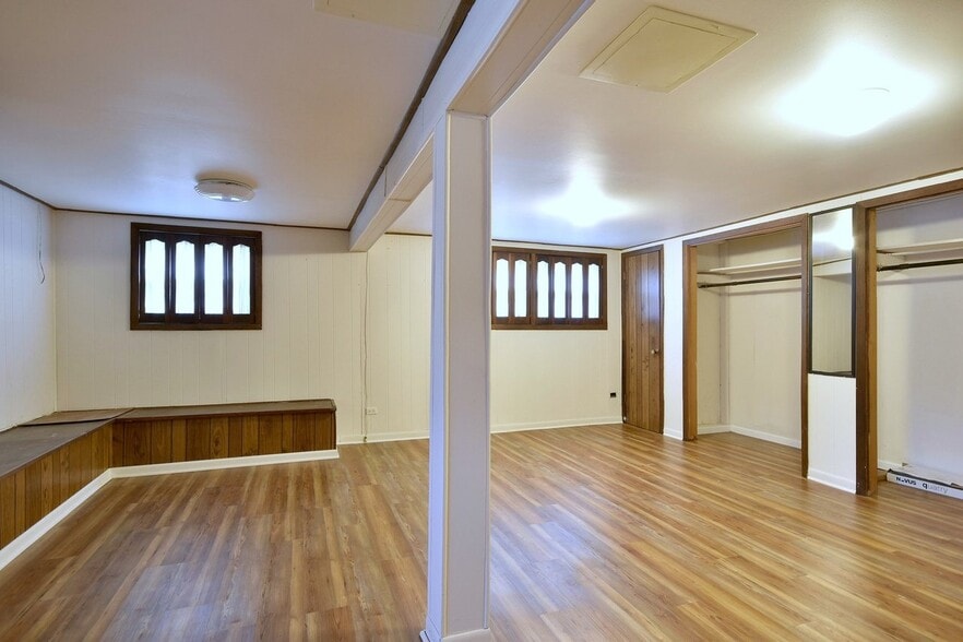 Building Photo - 5528 W 103rd St